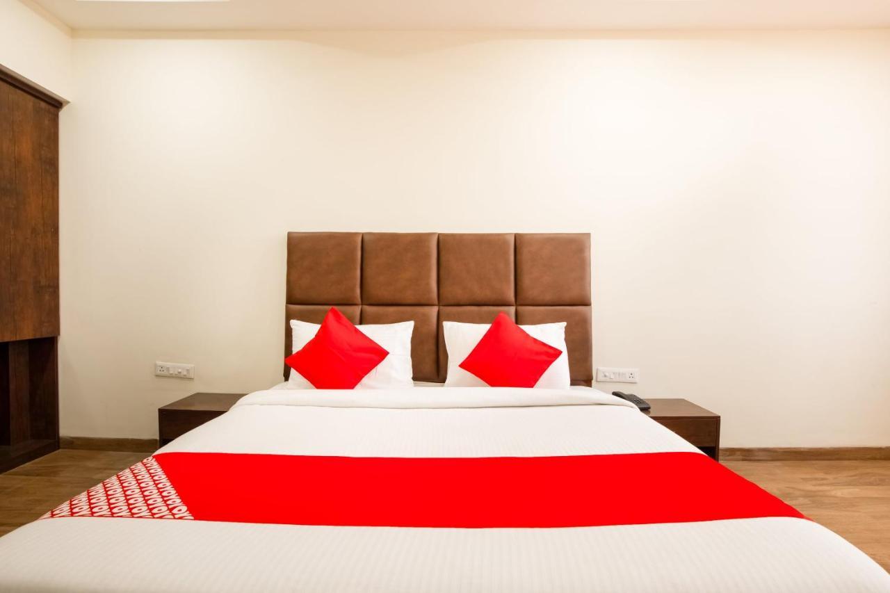 Oyo 71689 Hotel S Pride Indore Exterior foto